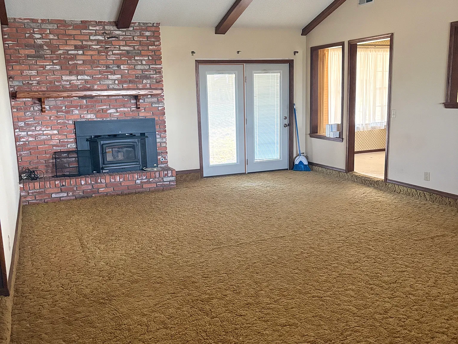 3 bed, 2.5 bath, 1848 sqft, $4,000 — Photo 2