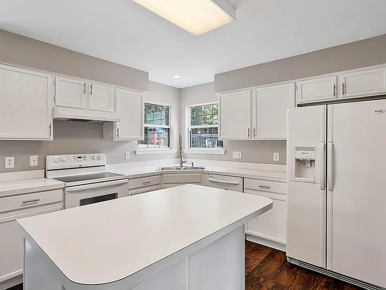 209 Trailview Dr — Photo 8