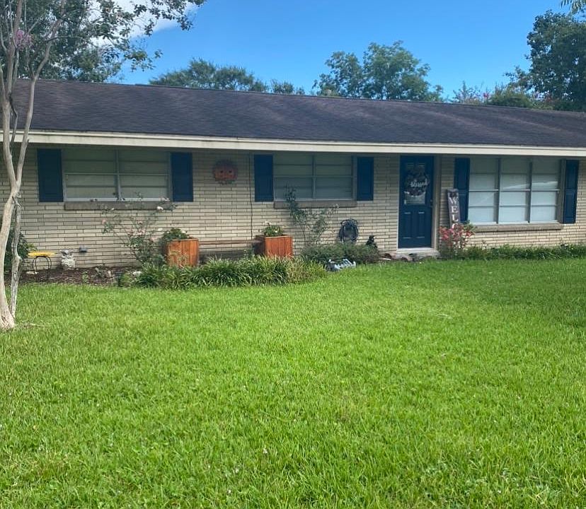 1st image of 317 Lynwood Cir