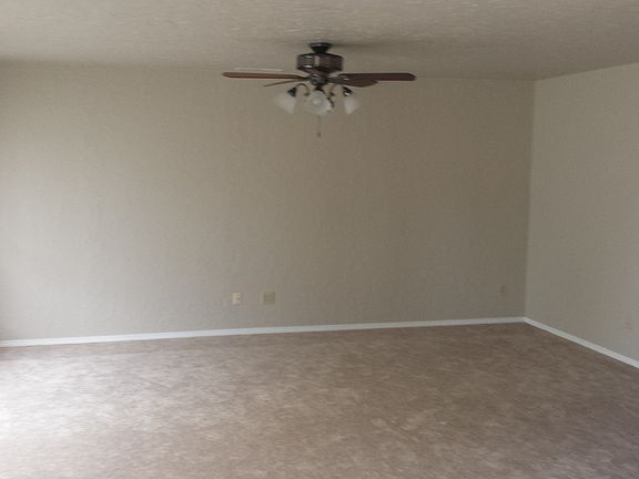 3rd image of 2246 W Spruce Ave