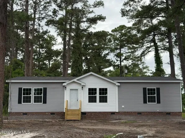 1869 Mission Hills Drive, Wilmington, NC 28405