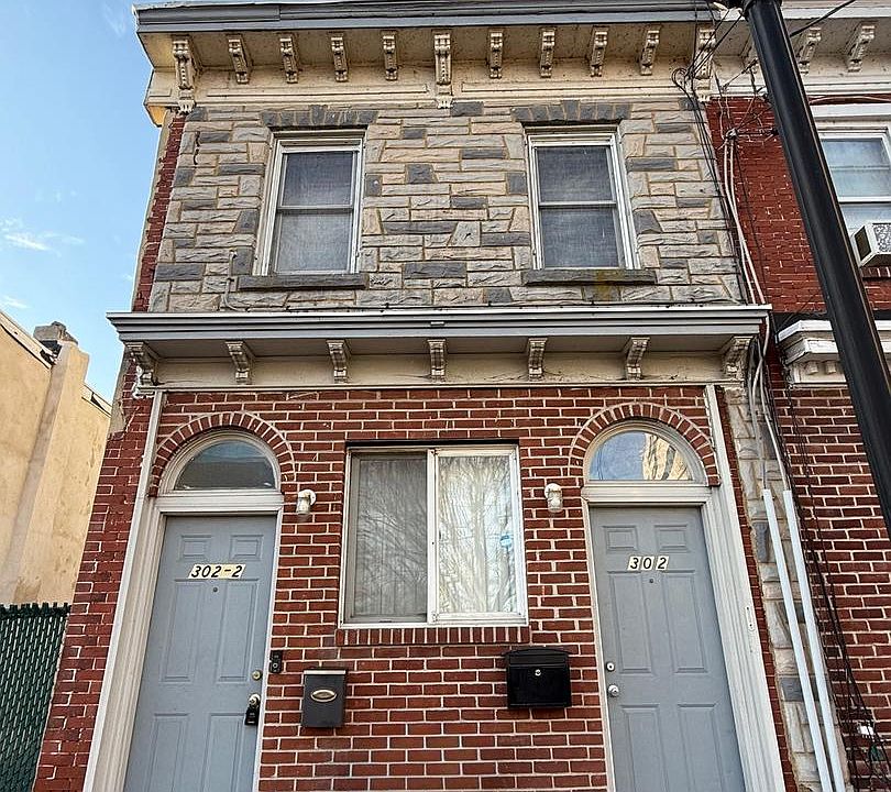 1st image of 302 E 11th St