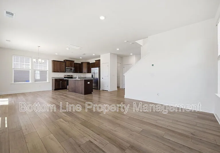 24 Blackthorn Ln — Photo 49