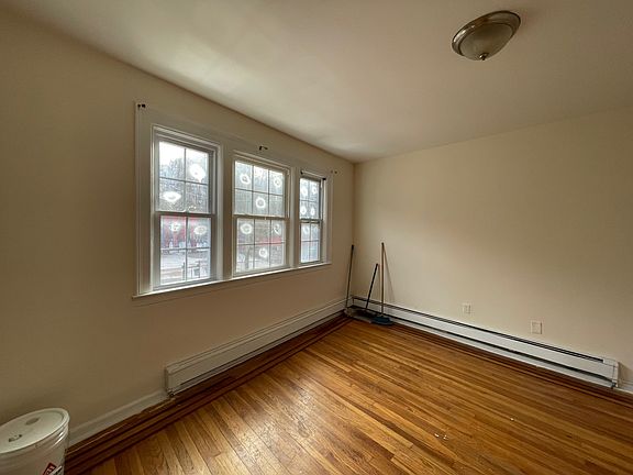 3rd image of 363 Warburton Ave #2