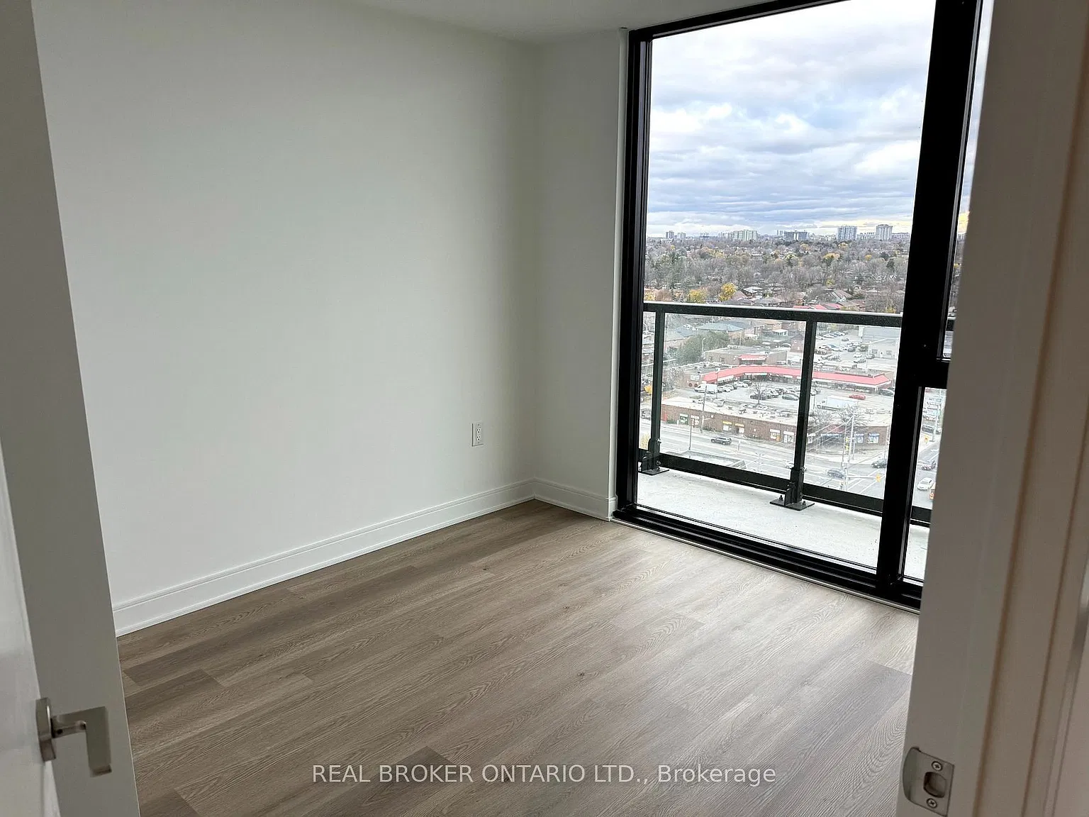 2 bed, $2,400 — Photo 3
