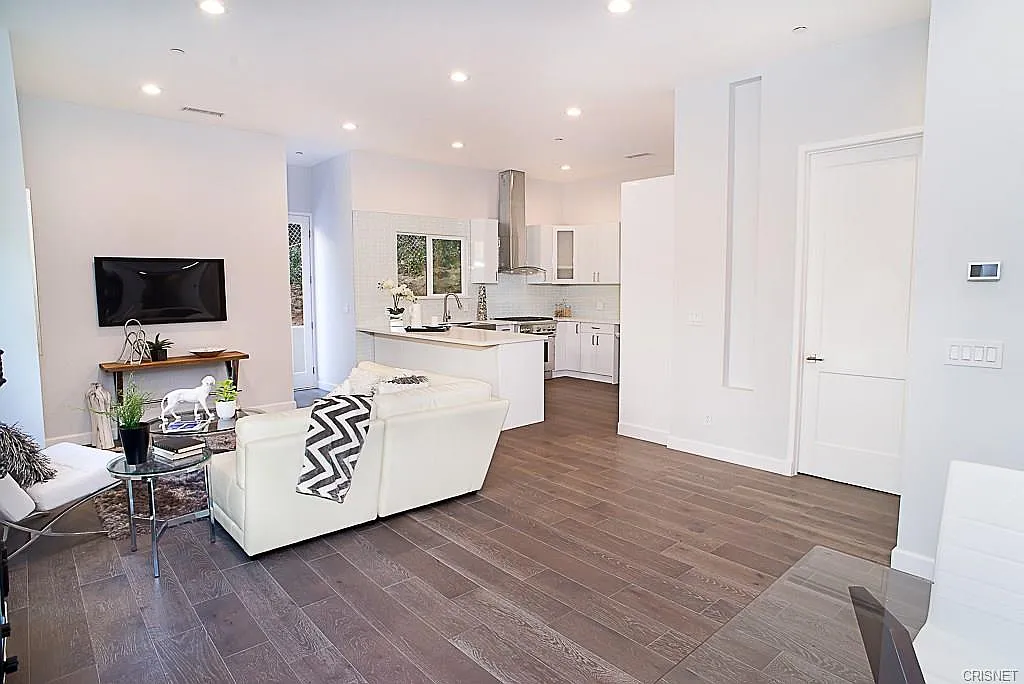 3 bed, 1625 sqft, $6,000 — Photo 2