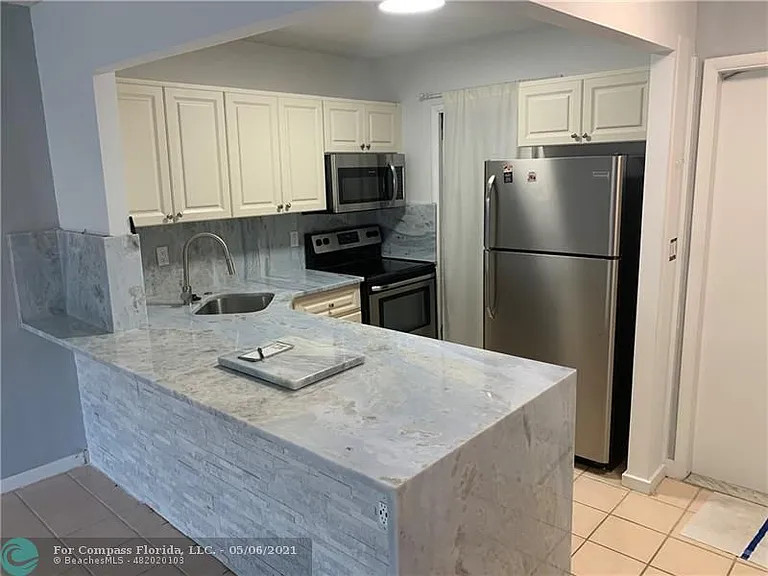 430 SE 2nd Ave #3E — Photo 19