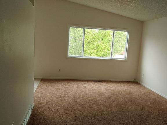 Living Room  12'x18' 
