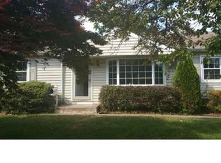317 Chestnut St, Stratford, NJ 08084
