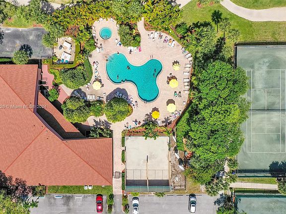 2nd image of 500 Egret Cir APT 8205