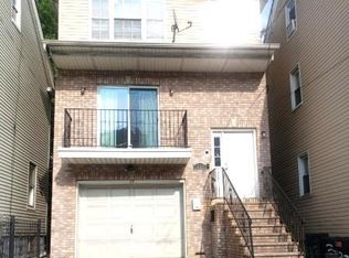 328 S 19th St, Newark, NJ 07103