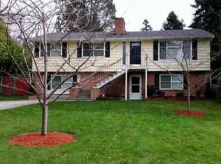 19520 15th Ave NW, Shoreline, WA 98177