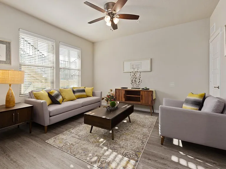 K-Ten Place Apartments — Photo 6