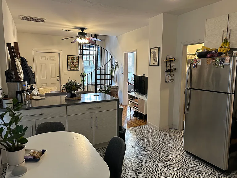 1516 N Greenview Ave #2R — Photo 4