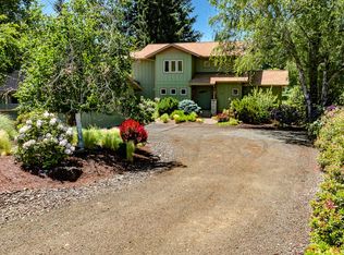 390 Singing Waters Rd, Winchester, OR 97495