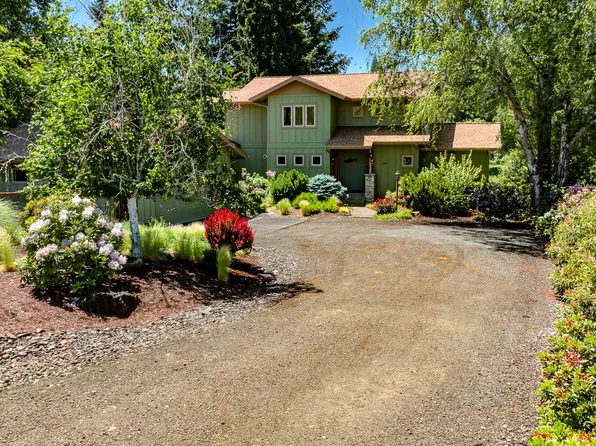 390 Singing Waters Rd, Winchester, OR 97495