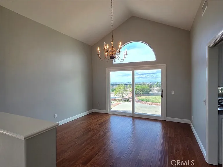 8 Miranda — Photo 18