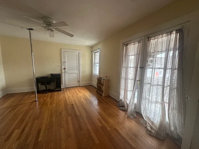 152 Walnut St — Photo 4