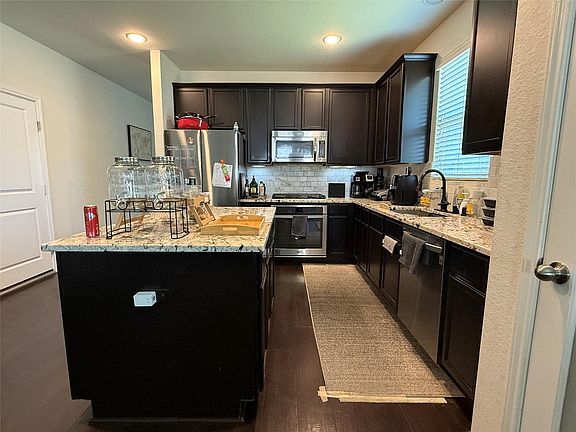 5th image of 7126 Edwanna Ln