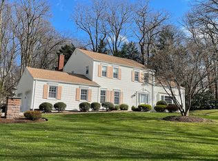 28 Corn Hill Dr, Morristown, NJ