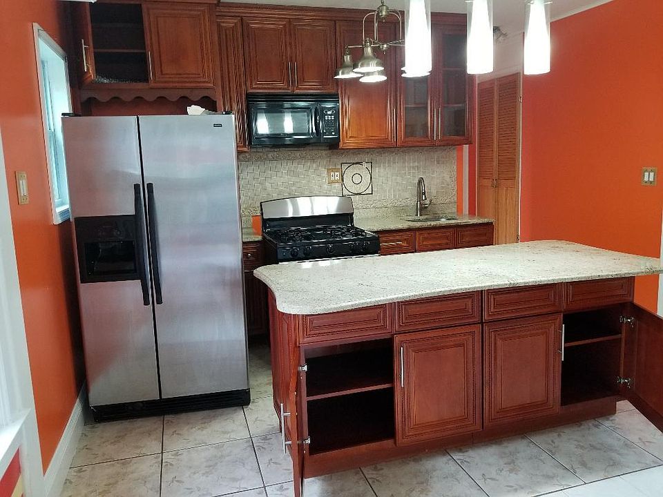 1st image of 9528 133rd St