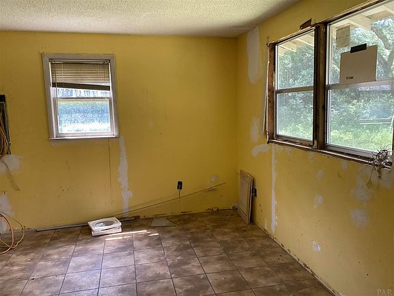 5th image of 3888 Erress Blvd