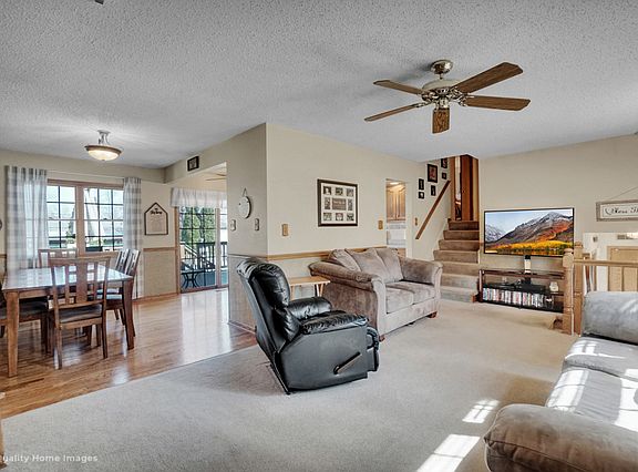 4th image of 16737 Meadowdale Dr