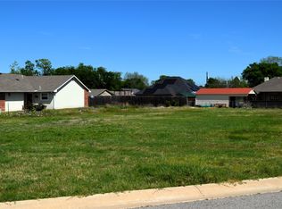 318 Preston Rd, Mabank, TX 75147