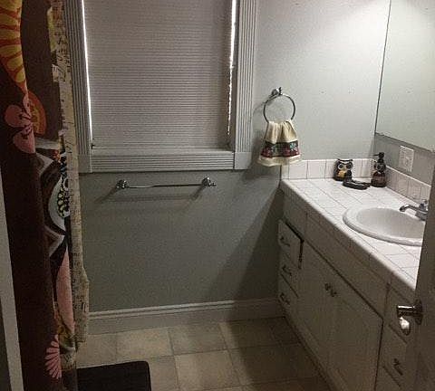 3rd image of 2414 S Bayou Dr