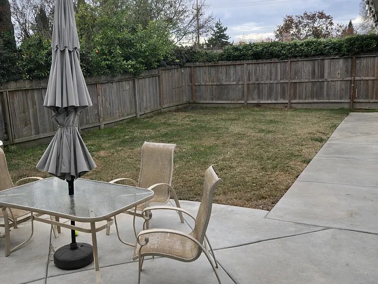 411 Whitney St — Photo 15