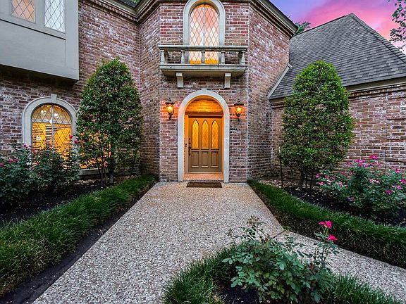 Coming home to this amazing property every day would be a joy!