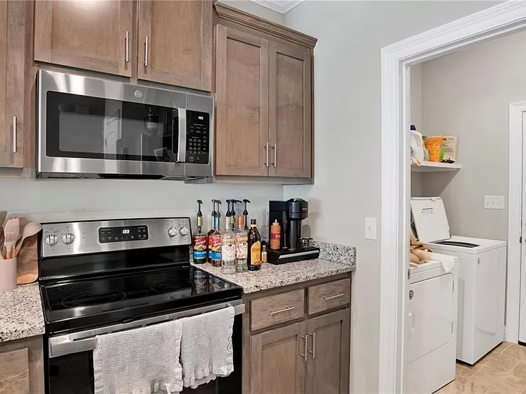 916 McNeil Ave — Photo 5