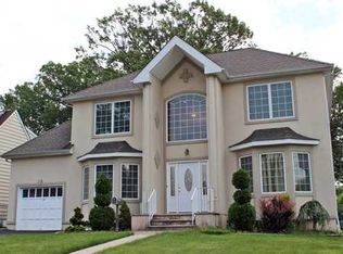 111 Inwood Ave, Colonia, NJ 07067