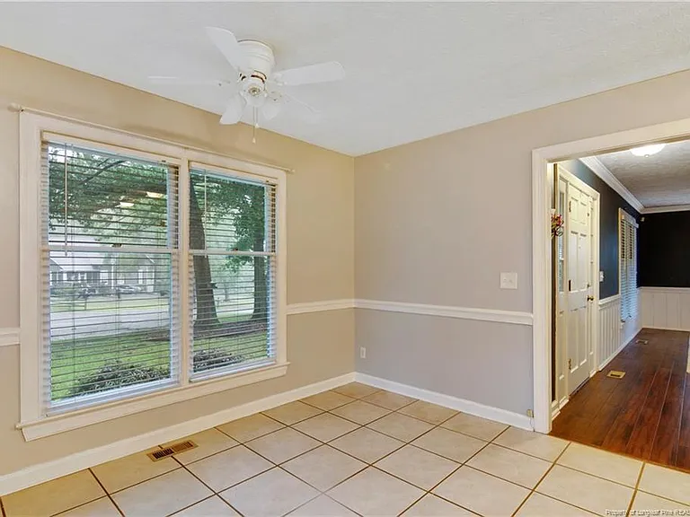 405 Bannerman Ct — Photo 14
