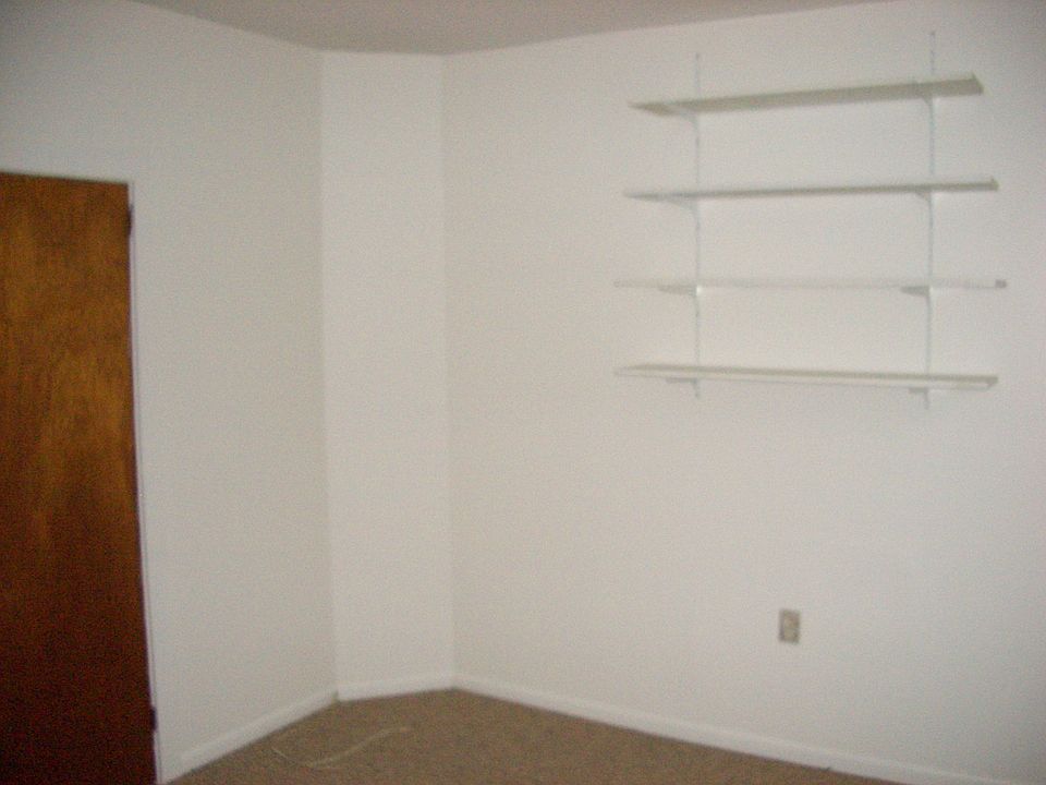 2nd image of 208 1st St