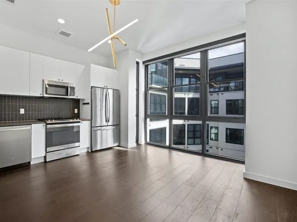 800 Embassy Dr APT 523, Austin, TX 78702