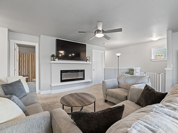 5th image of 1417 NE Cedarwood Dr