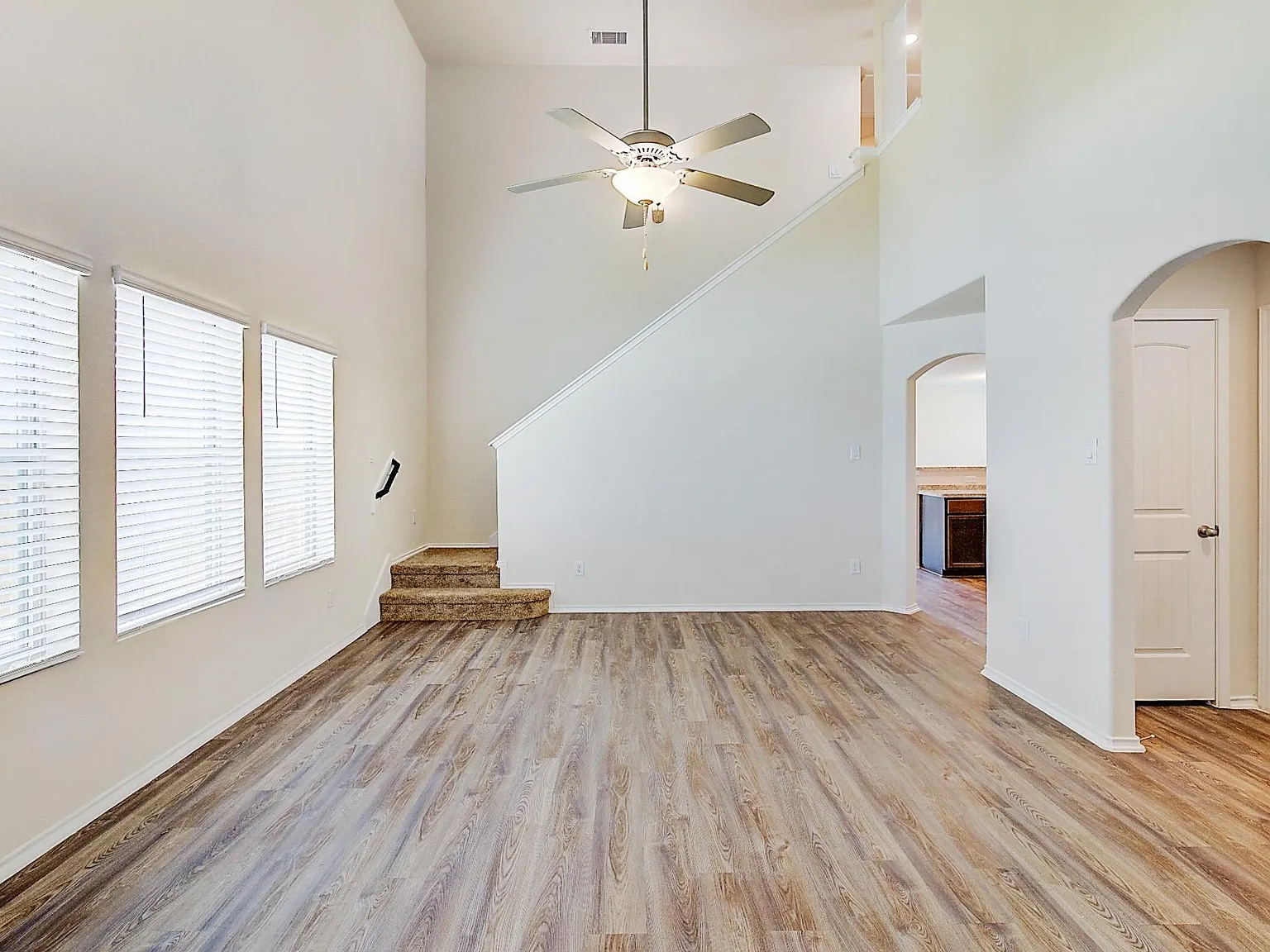 4 bed, 3.0 bath, 1997 sqft, $2,147 — Photo 4