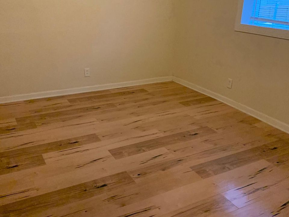 1st image of 124 S Elm St APT 2