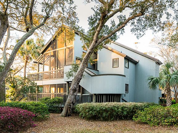 2nd image of 4567 Park Lake Dr