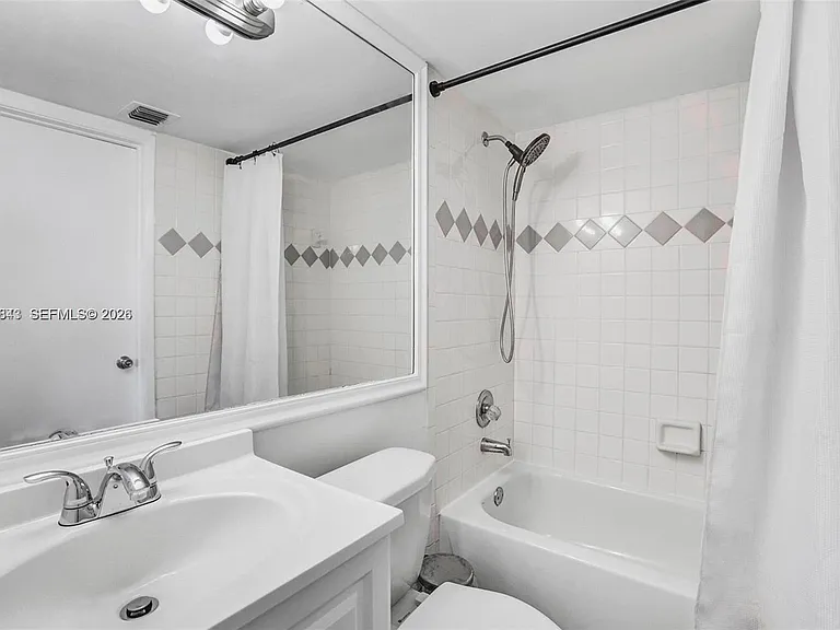 126 SW 17th Rd #601 — Photo 13