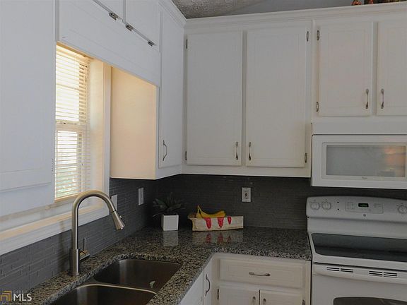 4th image of 3942 Edgebrook Dr #38