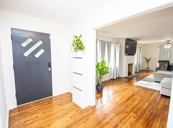 3rd image of 1290 Clay Rd SW