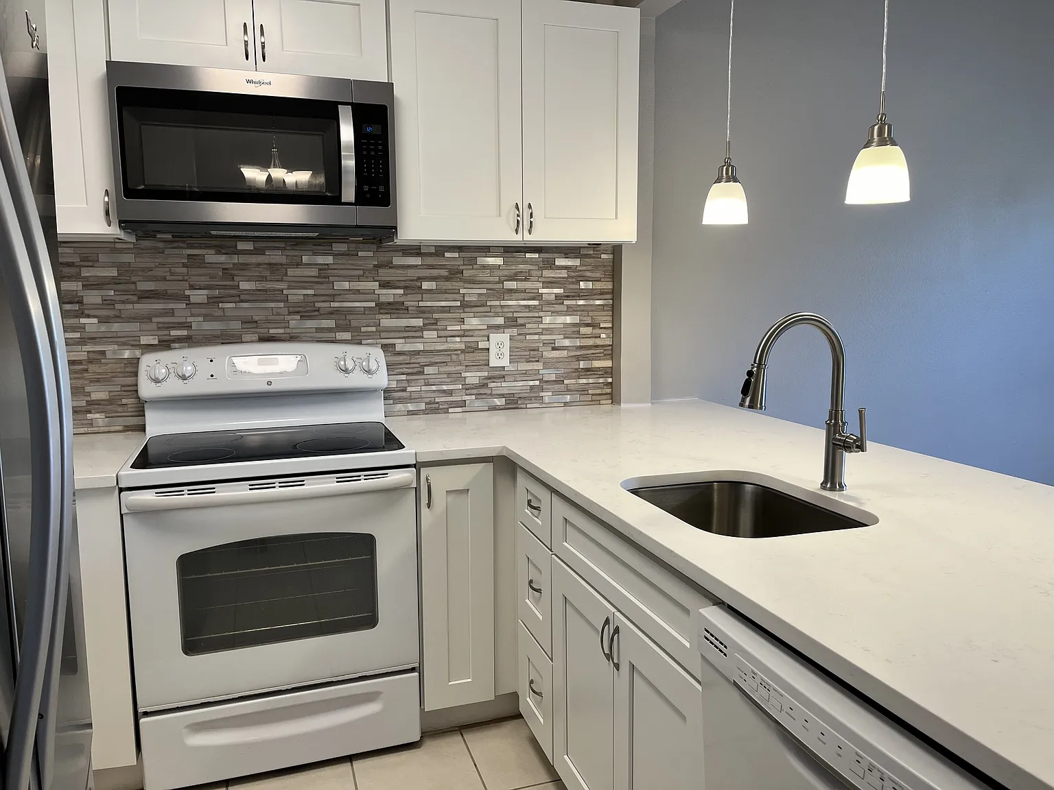 7042 Blue Earth Court — Photo 1