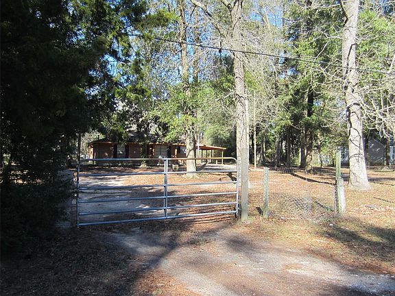 3rd image of 26407 Magnolia Dr