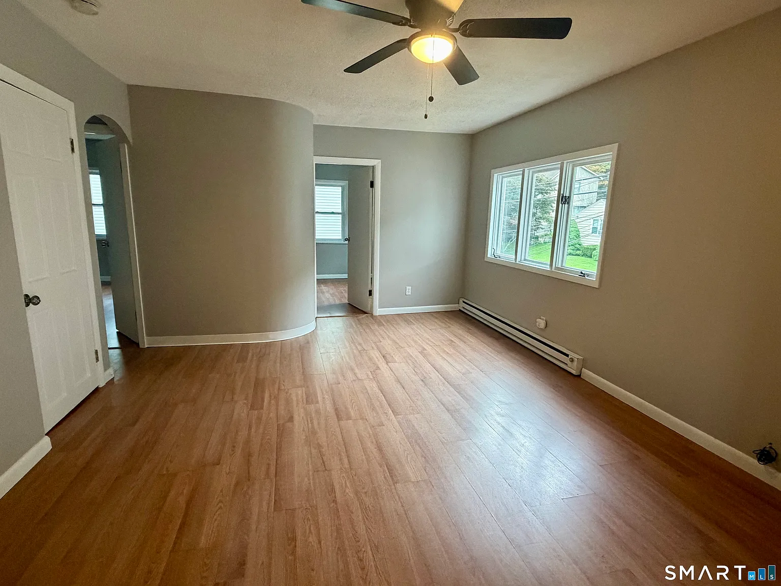 3 bed, 1.0 bath, 988 sqft, $2,000 — Photo 2