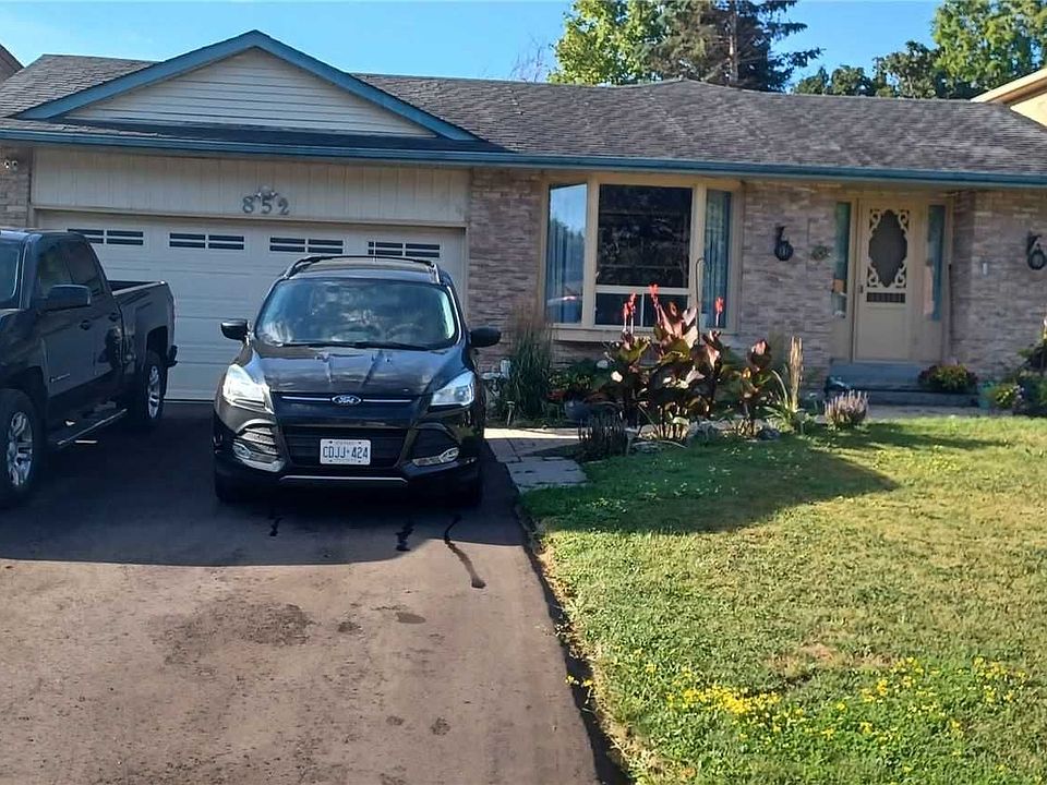 2nd image of 852 Columbia Ct