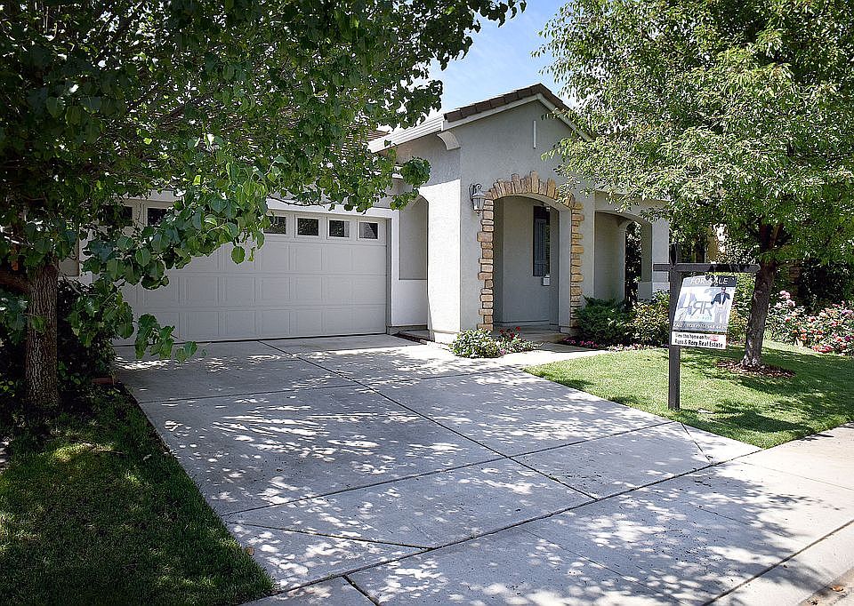 1st image of 1004 Ashford Ln