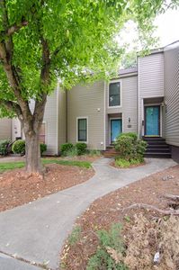 203 B Village Ln, Greensboro, NC, 27409