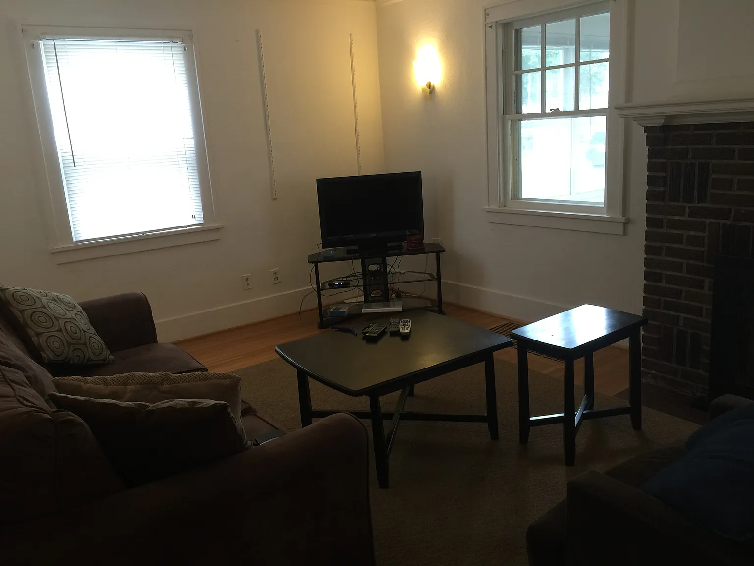 4 bed, 1.5 bath, 1800 sqft, $650 — Photo 2